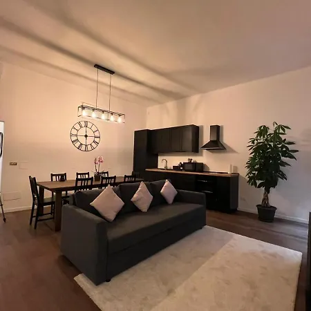 Apartment Via Dei Pettinari Rome