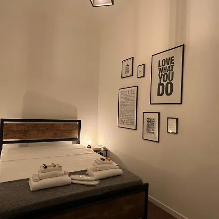 Apartment Via Dei Pettinari Rome