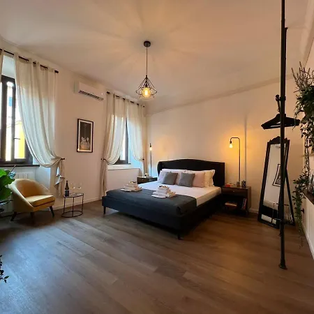 Apartment Via Dei Pettinari Rome