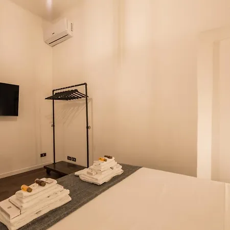 Apartment Via Dei Pettinari Rome