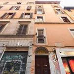 Via Dei Pettinari Daire