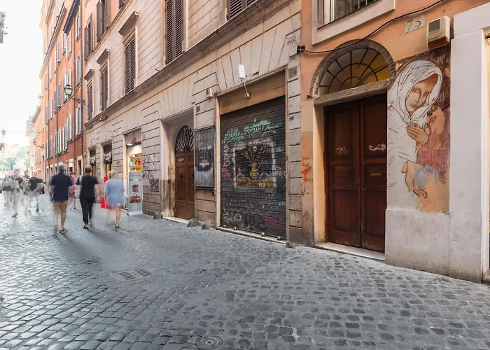 Via Dei Pettinari * Rome